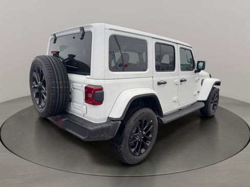 Used 2025 Jeep Wrangler Unlimited Sahara image 7