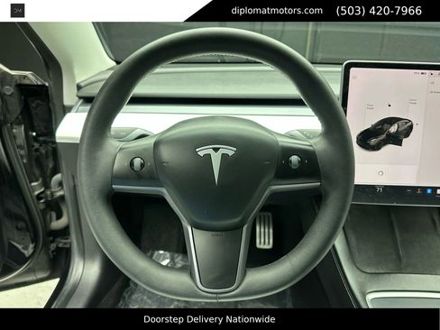 Used 2021 Tesla Model 3 Performance image 25