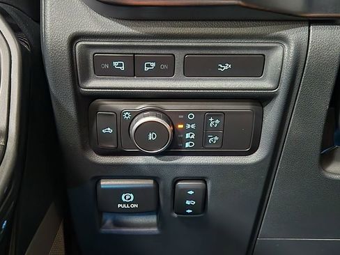 Used 2022 Ford F150 Lariat w/ Equipment Group 502A High image 41