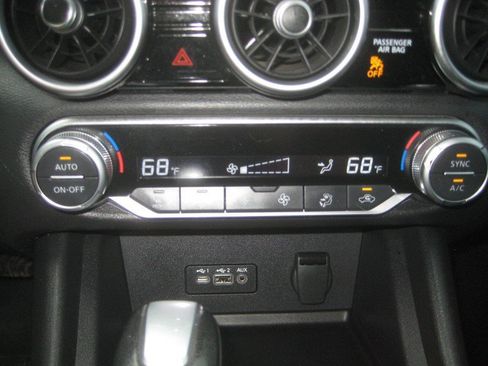 Used 2023 Nissan Sentra SR FWD image 18