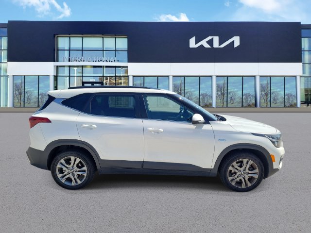 Used 2021 Kia Seltos S AWD/4WD image 3
