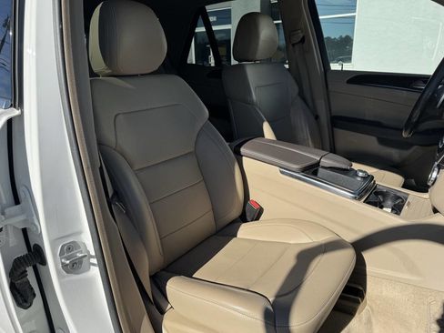 Used 2015 Mercedes-Benz ML 350 ML 350 4MATIC AWD 4dr SUV w/ Premium 1 Package image 9