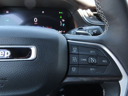 Used 2024 Jeep Grand Cherokee Limited 4xe AWD/4WD image 28