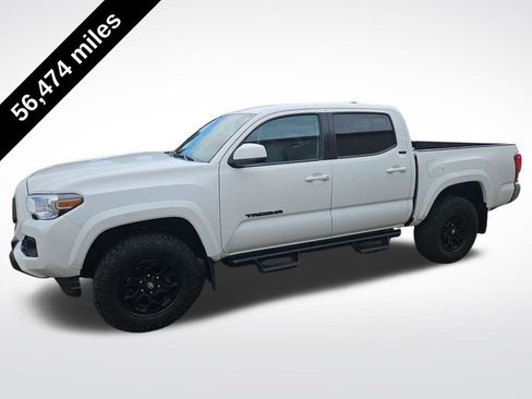 Used 2022 Toyota Tacoma SR5 RWD image 3