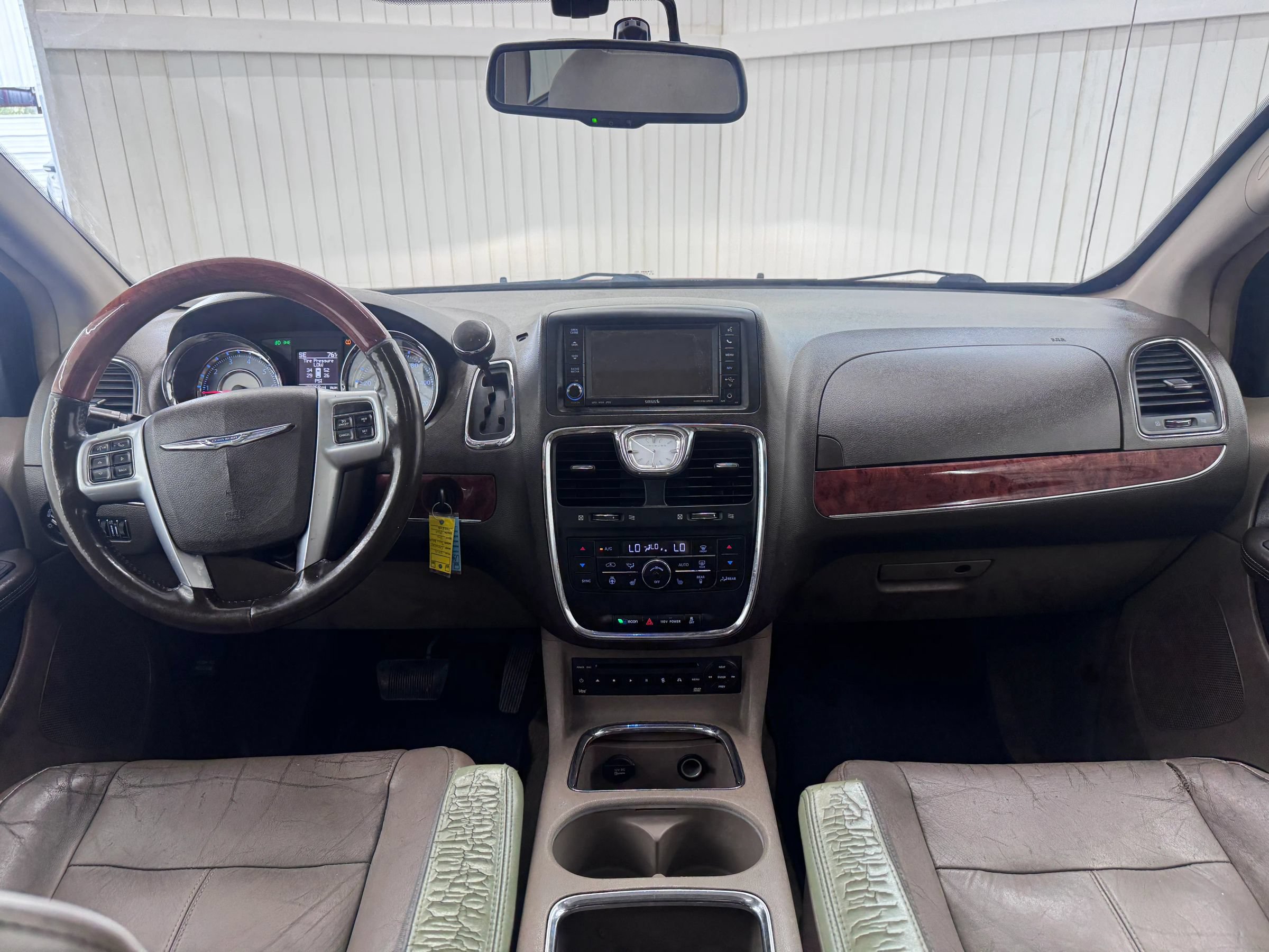 Used 2012 Chrysler Town & Country Limited FWD image 18