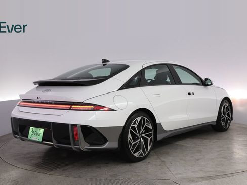 Used 2024 Hyundai Ioniq 6 Limited RWD image 3