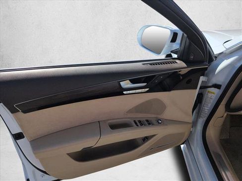 Used 2017 Audi A8 L 3.0T image 11