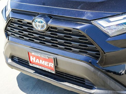 Used 2024 Toyota RAV4 LE AWD/4WD image 9