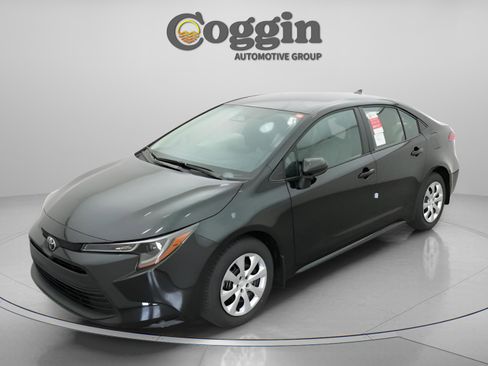 New 2026 Toyota Corolla LE image 2