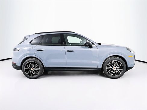 New 2026 Porsche Cayenne Base image 8