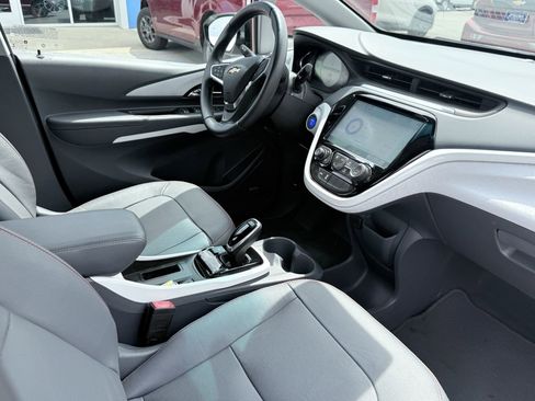 Used 2020 Chevrolet Bolt Premier w/ Infotainment Package FWD image 13
