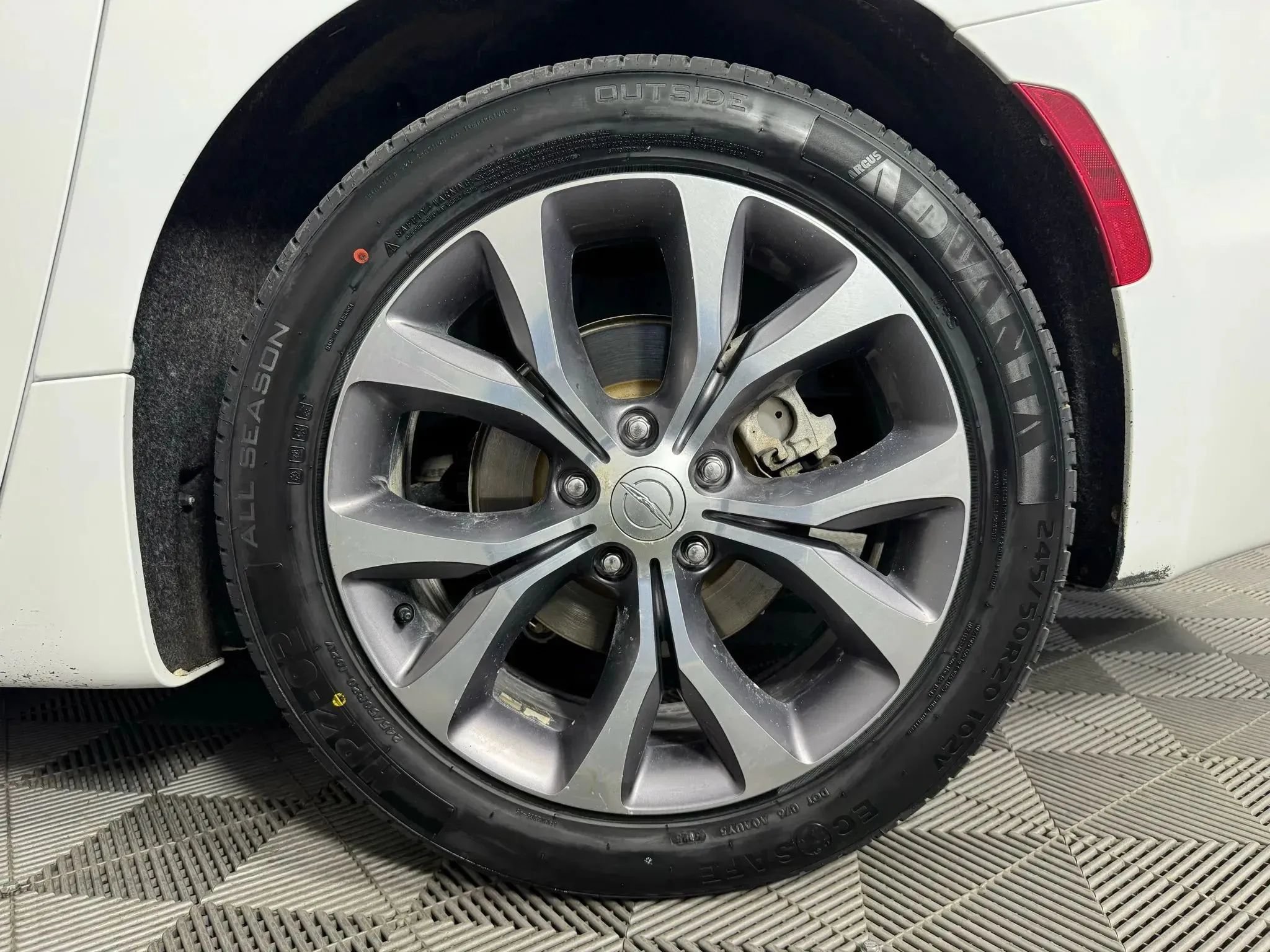 Used 2019 Chrysler Pacifica Limited FWD image 50