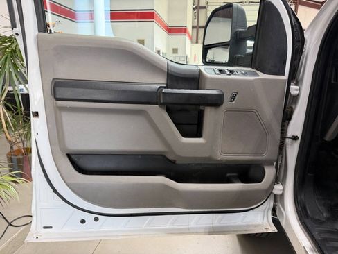 Used 2019 Ford F250 XL w/ Power Equipment Group AWD/4WD image 9