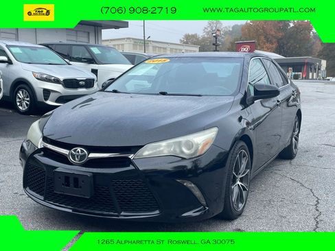Used 2015 Toyota Camry XSE FWD image 3