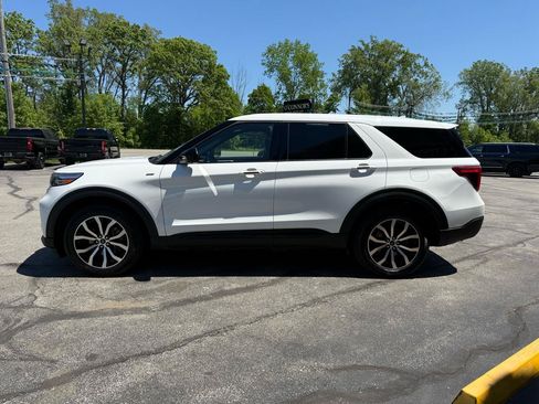 Used 2022 Ford Explorer ST-Line AWD/4WD image 6
