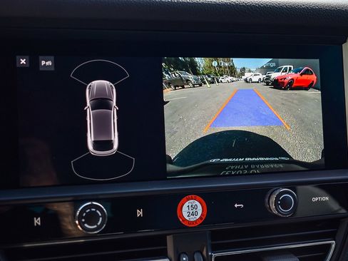 Used 2023 Porsche Macan image 23