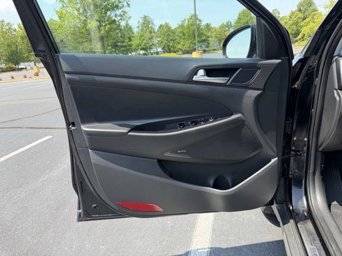 Used 2019 Hyundai Tucson Sport FWD image 14