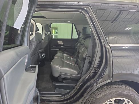 Used 2025 Ford Expedition Active AWD/4WD image 25