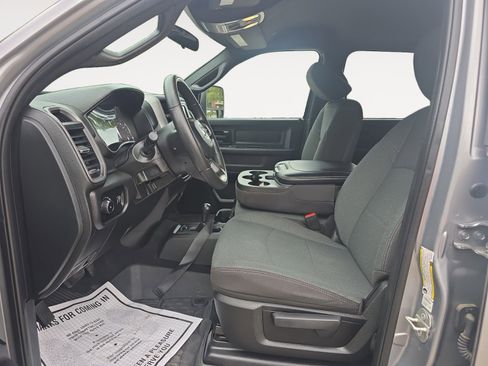 Used 2024 RAM 2500 Tradesman w/ Chrome Appearance Group image 22