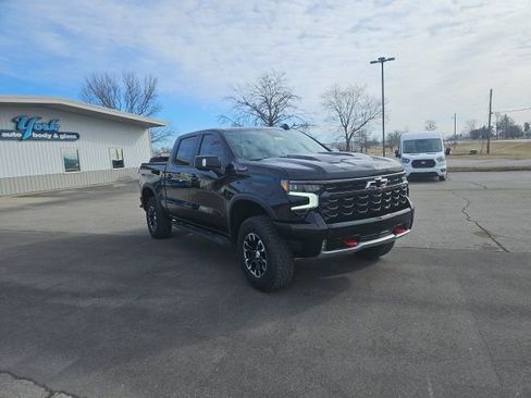 Used 2023 Chevrolet Silverado 1500 ZR2 w/ Technology Package AWD/4WD image 4