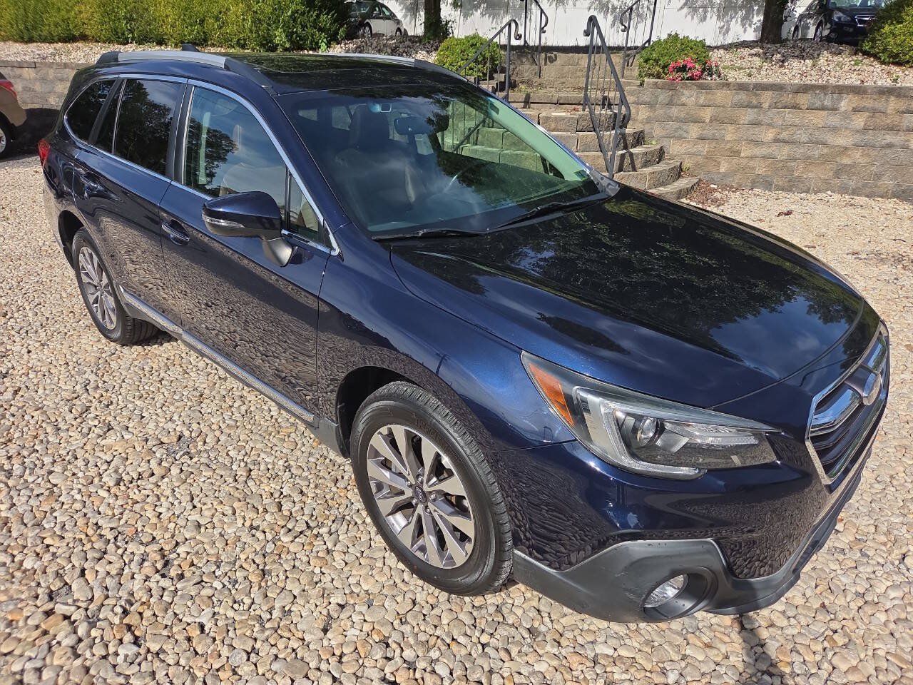 Used 2018 Subaru Outback 3.6R Touring AWD/4WD image 10