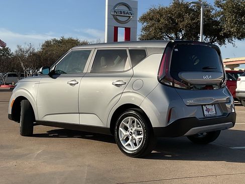 Used 2025 Kia Soul LX w/ LX Technology Package image 7