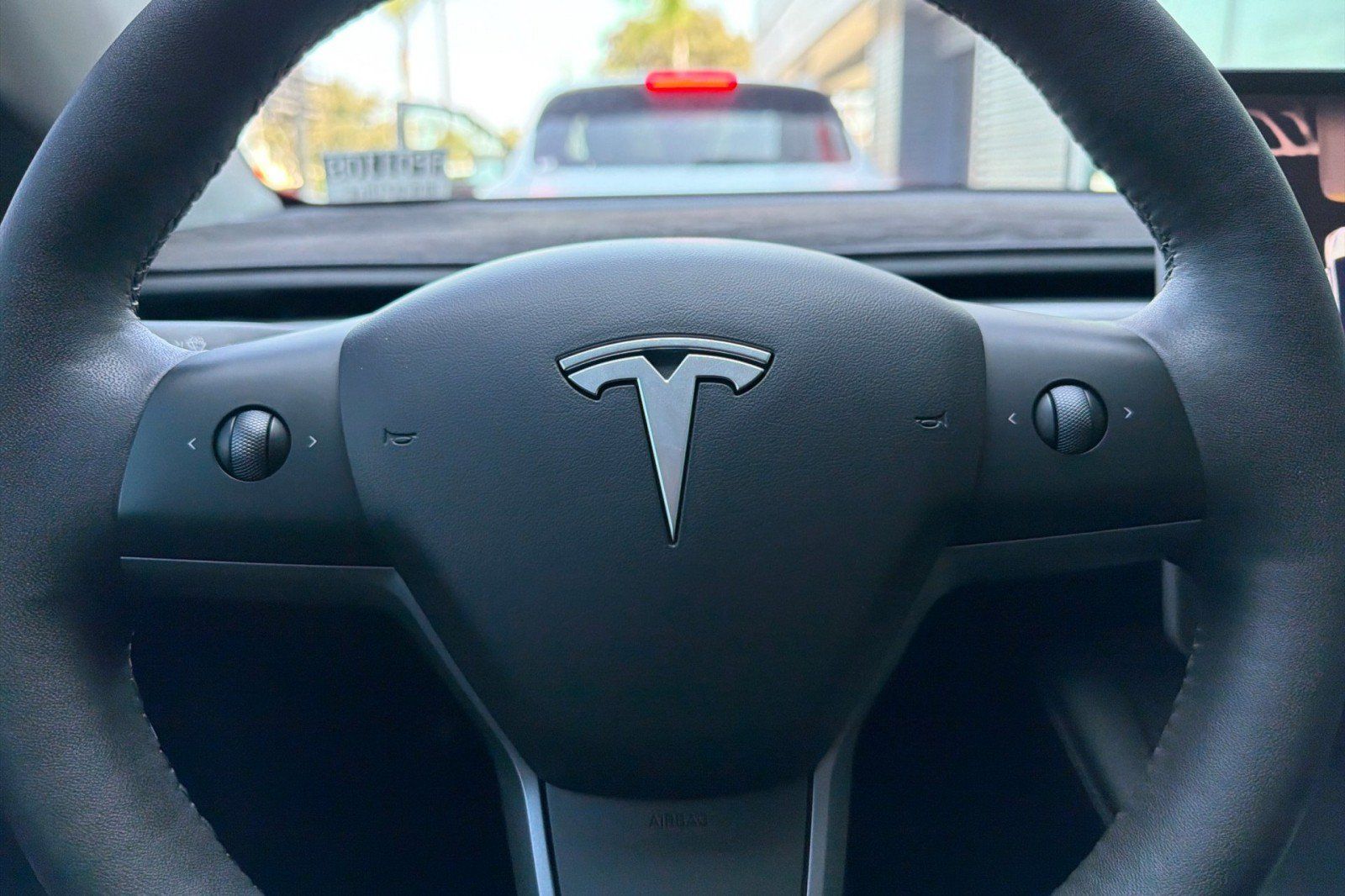 Used 2023 Tesla Model Y Long Range AWD/4WD image 23