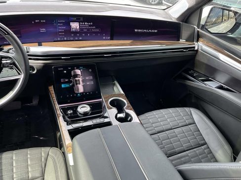 Certified 2025 Cadillac Escalade Sport Platinum image 15