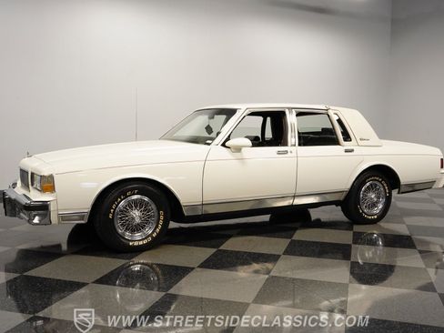 Used 1989 Chevrolet Caprice Classic Brougham image 6