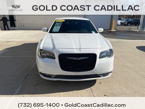 Used 2018 Chrysler 300 S image 5