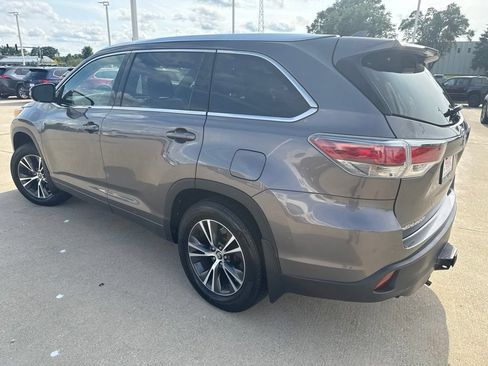 Certified 2016 Toyota Highlander XLE AWD/4WD image 5