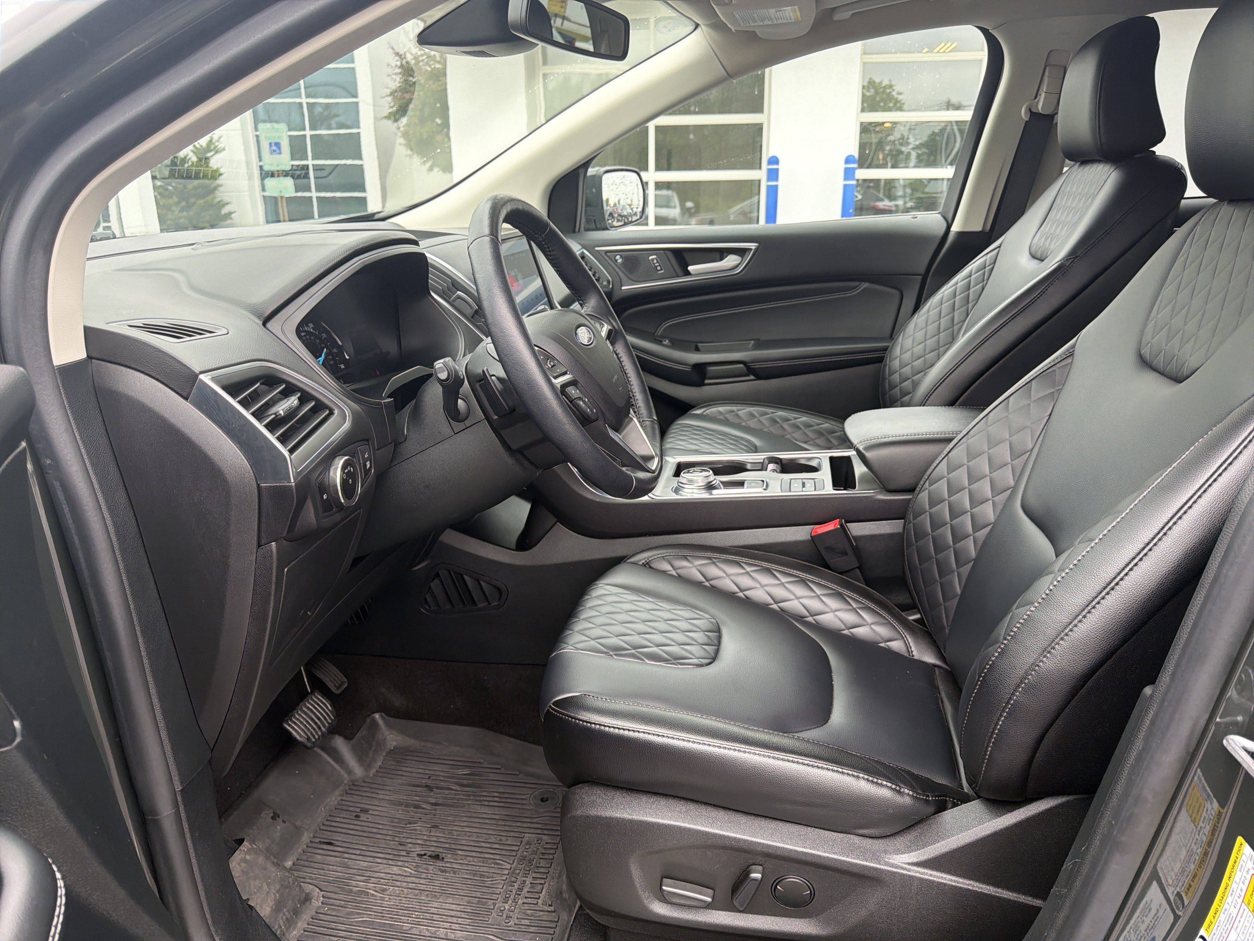 Used 2023 Ford Edge Titanium w/ Class II Trailer Tow Package AWD/4WD image 22