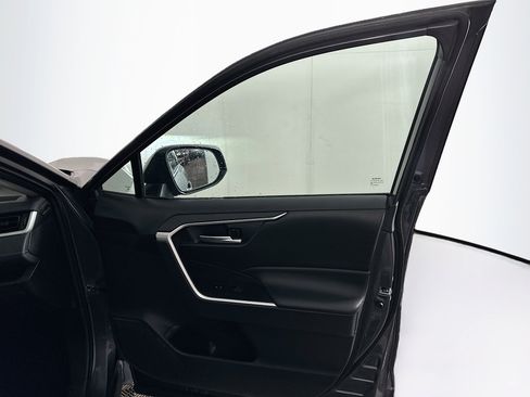 Used 2024 Toyota RAV4 XLE image 31