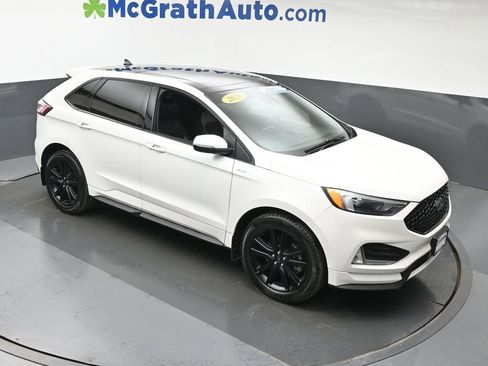 Used 2020 Ford Edge ST-Line w/ Cold Weather Package image 3