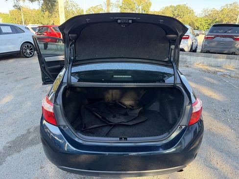 Used 2018 Toyota Corolla LE image 34
