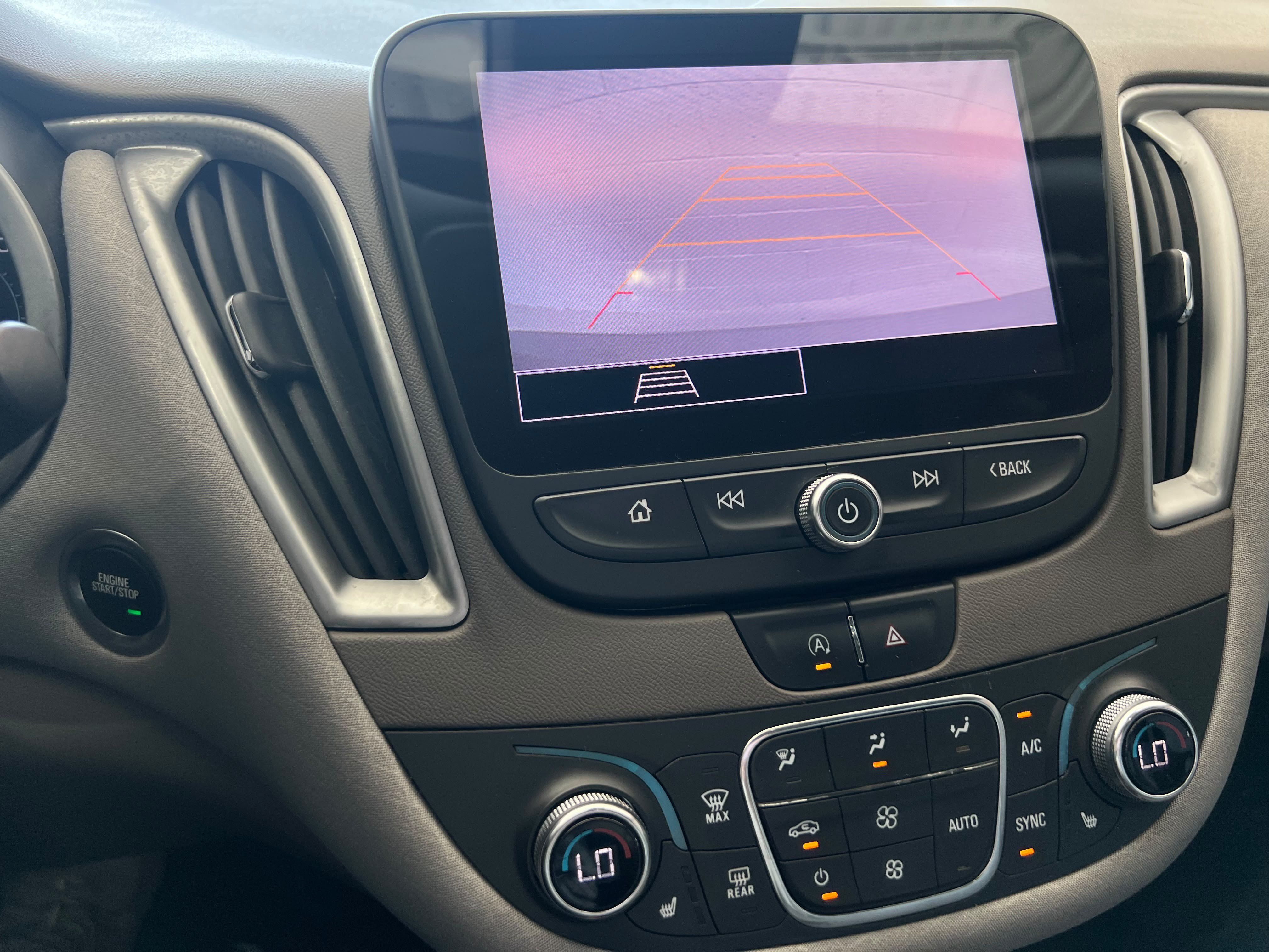 Used 2022 Chevrolet Malibu LT FWD image 21