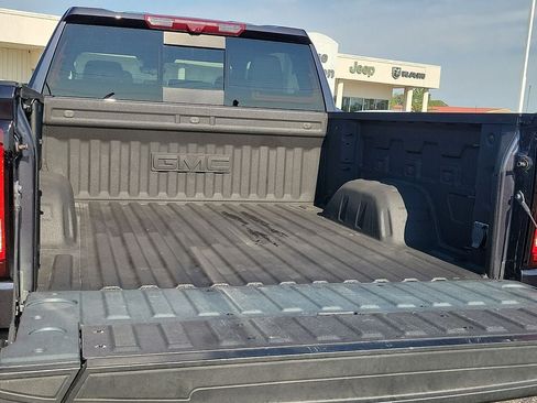 Used 2025 GMC Sierra 1500 AT4 w/ Technology Package AWD/4WD image 8