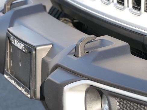 Used 2025 Jeep Wrangler Unlimited Sahara image 11