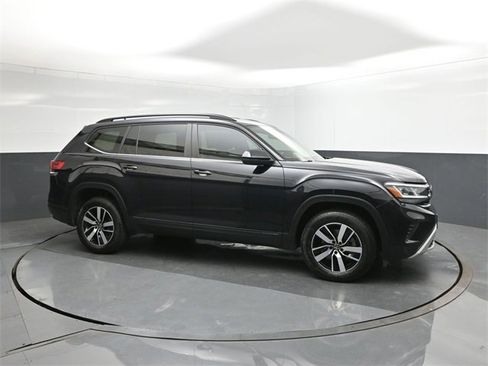 Used 2023 Volkswagen Atlas SE image 17