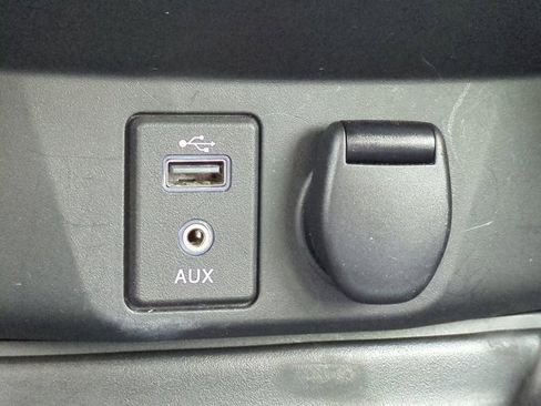 Used 2017 Nissan Rogue S image 21