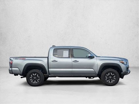 Used 2022 Toyota Tacoma TRD Off-Road image 4