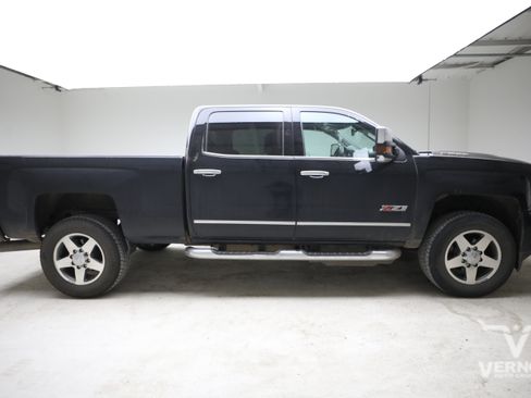 Used 2019 Chevrolet Silverado 2500 LTZ w/ Duramax Plus Package AWD/4WD image 5