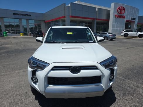 Certified 2023 Toyota 4Runner TRD Off-Road AWD/4WD image 2