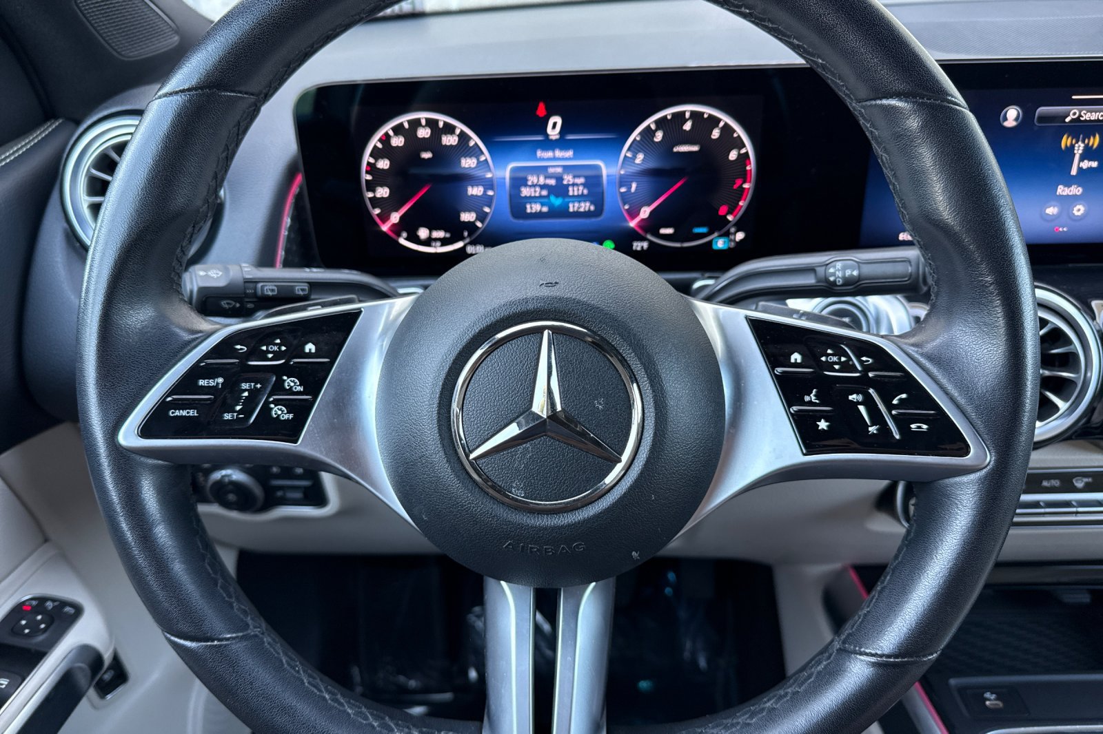 Used 2024 Mercedes-Benz GLB 250 image 29