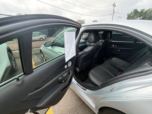 Used 2018 Mercedes-Benz E 300 4MATIC image 11