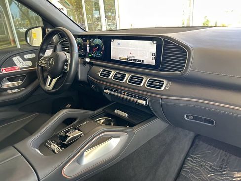 Used 2023 Mercedes-Benz Maybach GLS 600 4MATIC image 30