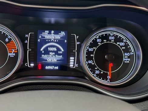 Used 2019 Jeep Cherokee Latitude w/ Popular Appearance Group image 12