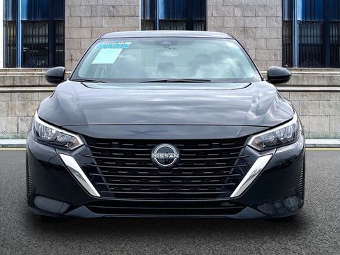 Used 2024 Nissan Sentra SV image 3