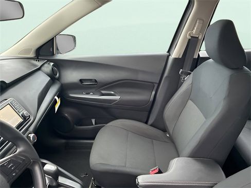 Used 2025 Nissan Kicks Play S image 17