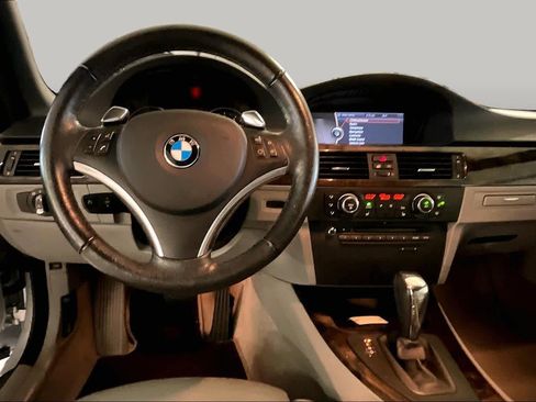 Used 2010 BMW 335i Convertible RWD image 5